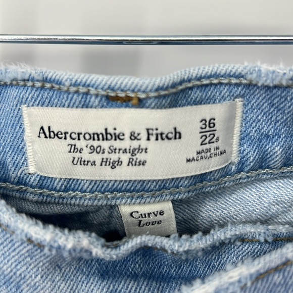 Abercrombie & Fitch 90’s high rise straight curve love jeans 22 short - Picture 3 of 6